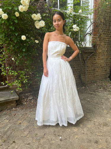 ARCHIVE - 1950s White Cotton Organza Strapless Wedding Dress