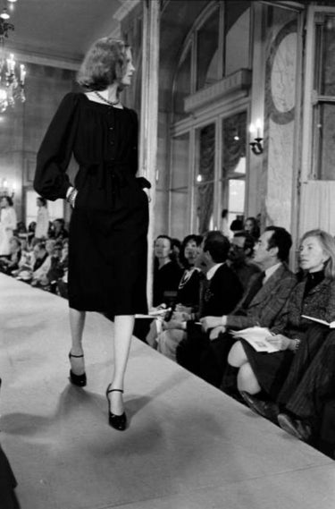 ARCHIVE - 1975 Yves Saint Laurent Runway Cream Crepe Tunic Dress with Tie Belt