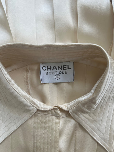 ARCHIVE - 1988 Runway Chanel Cream Silk Pleated Dress with Belt