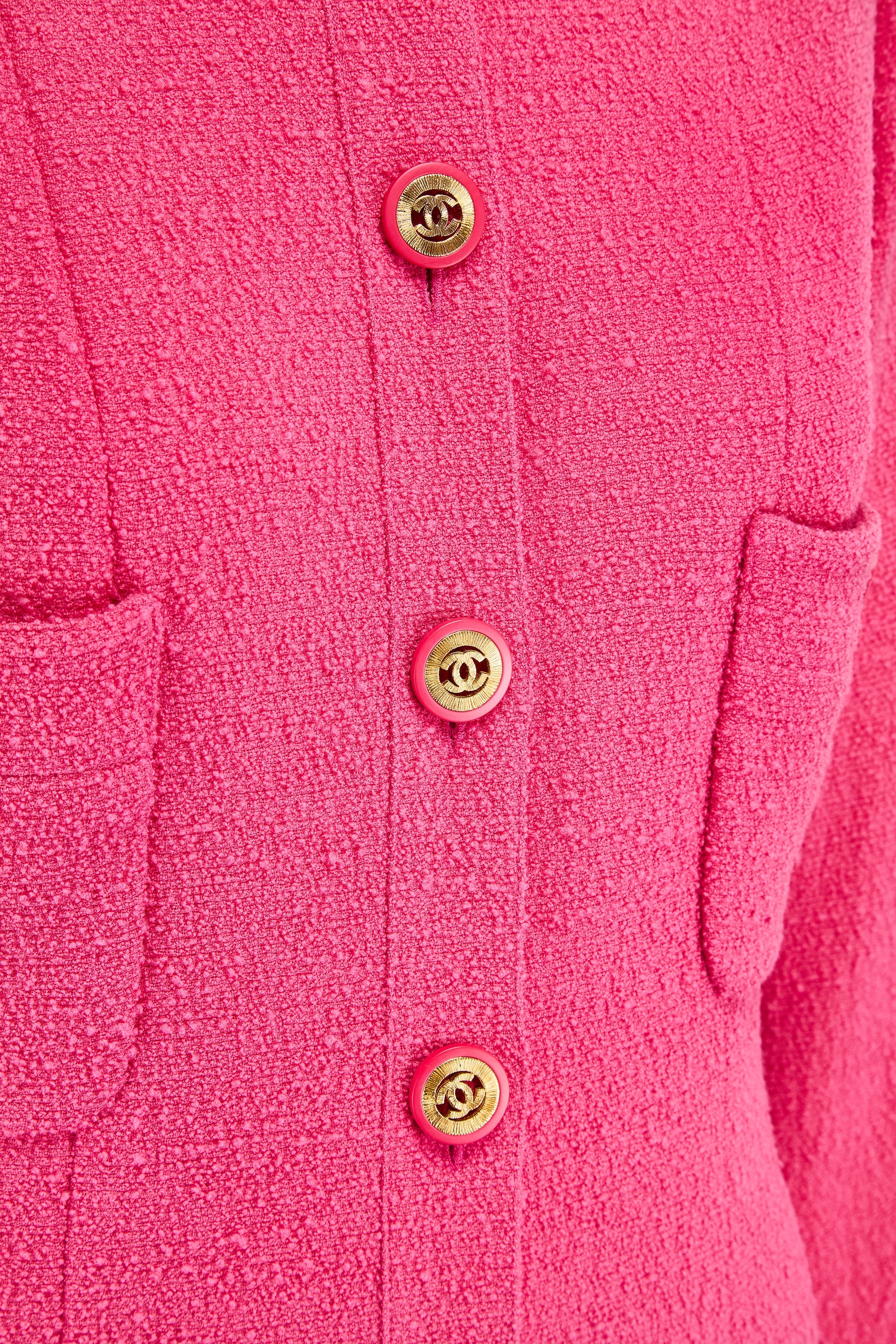 Book Jacket Channel Fall 1991 Chanel Runway Documented Pink Boucle Wool Jacket – CIRCA VINTAGE