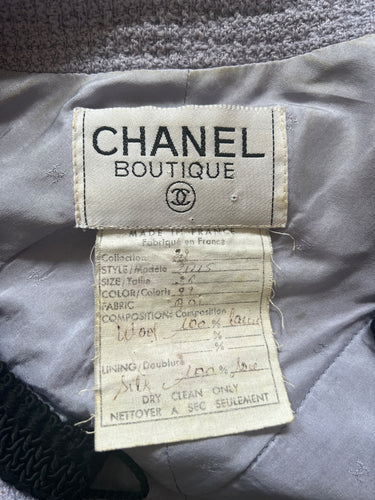 ARCHIVE - 1991 Chanel Runway Mauve Tweed Cropped Jacket with Black Trim