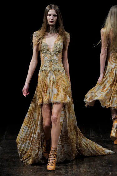 2011 Julien Macdonald Runway Gold Beige Lace Appliqué Fern Print Dress