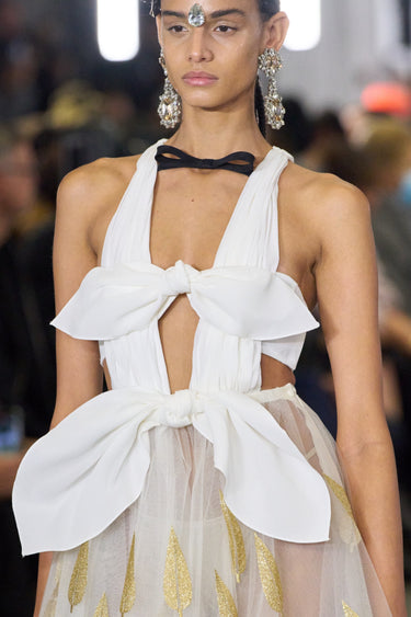 ARCHIVE - 2023 Giambattista Valli Runway Bow Bodice White Dress with Tulle Skirt