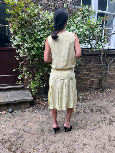 ARCHIVE - 1920s Pale Chartreuse Green and Cream Silk Dress