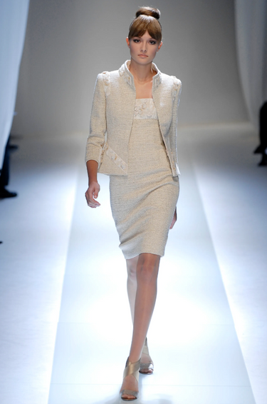 2007 Valentino Haute Couture Runway Cream Embroidered Dress Suit