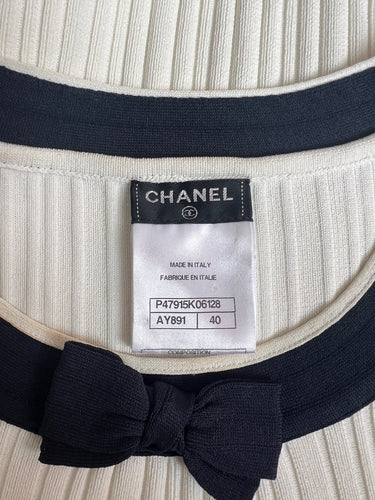 ARCHIVE - 2014 Chanel Navy and White Contrast Ribbed Pullover Top