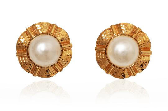 1980s Large Chanel Pearl Clip On Earrings