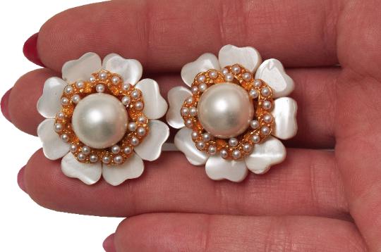 Barrera 1990s Mother of Pearl Floral Clip on Earrings