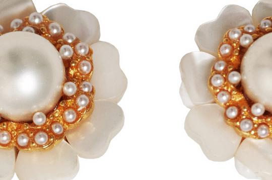 Barrera 1990s Mother of Pearl Floral Clip on Earrings