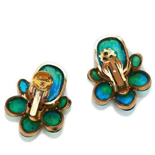 ARCHIVE - 1970s Haute Couture Chanel Green Gripoix Glass + Rhinestone Necklace Earrings Set