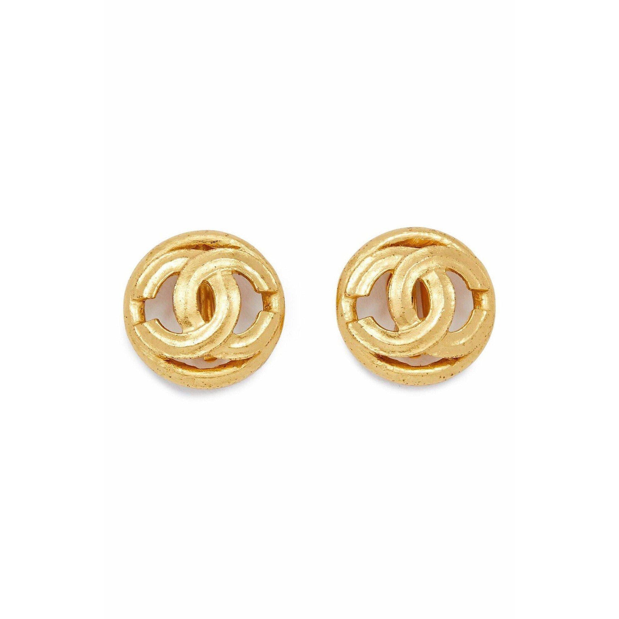 ARCHIVE - 1980s Chanel Gold Tone Double CC Motif Earrings