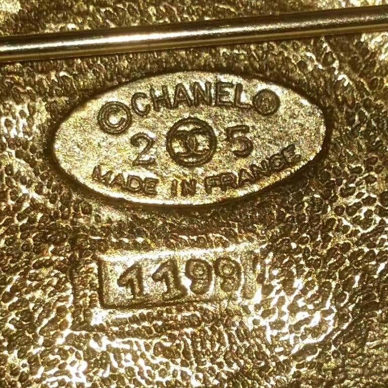 ARCHIVE - Chanel 1980s Large Gold Gilt Brooch With Gripoix Glass Cabochons